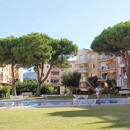 Apartamento Renovado, Luminoso, A 300M De La Playa Apartment Емпуриабрава Екстериор снимка