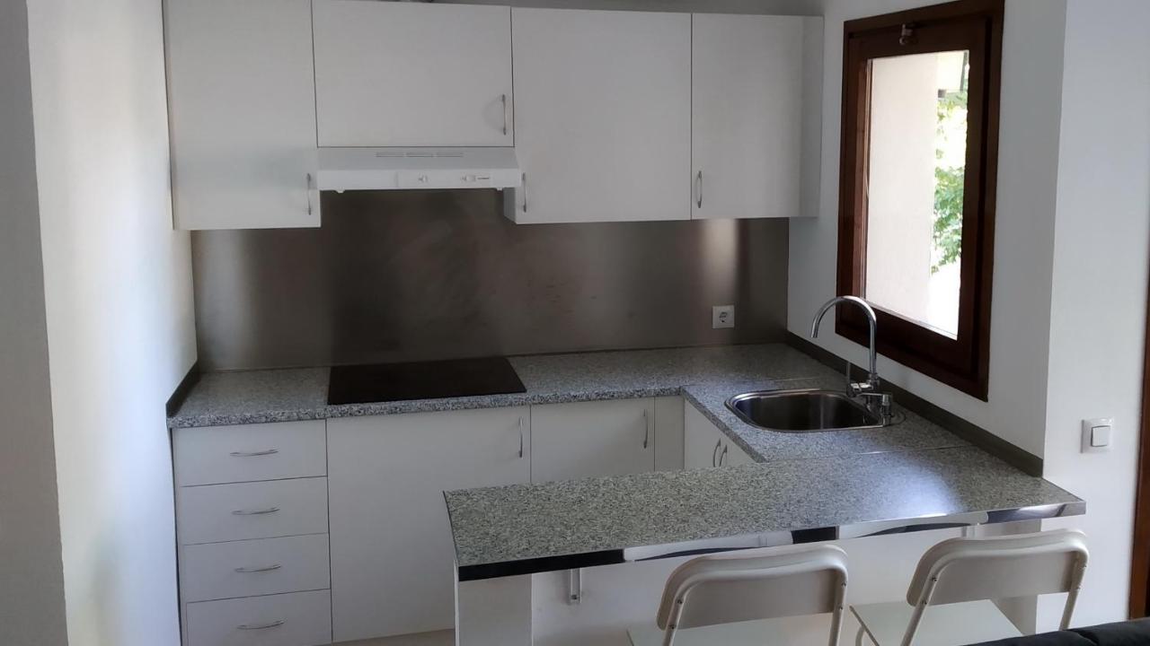 Apartamento Renovado, Luminoso, A 300M De La Playa Apartment Емпуриабрава Екстериор снимка