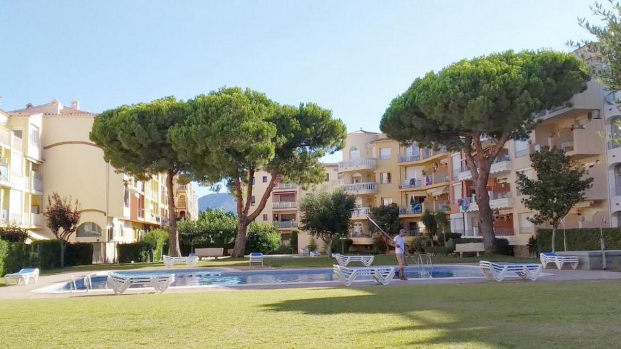 Apartamento Renovado, Luminoso, A 300M De La Playa Apartment Емпуриабрава Екстериор снимка