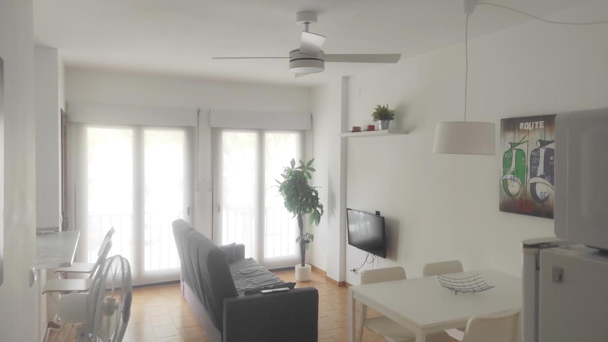 Apartamento Renovado, Luminoso, A 300M De La Playa Apartment Емпуриабрава Екстериор снимка